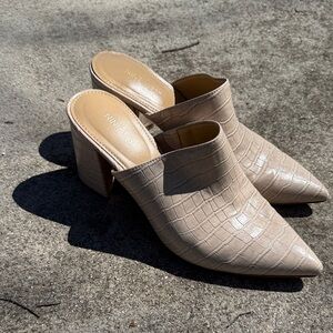 Nine West Beige Croc-Patterned Mules